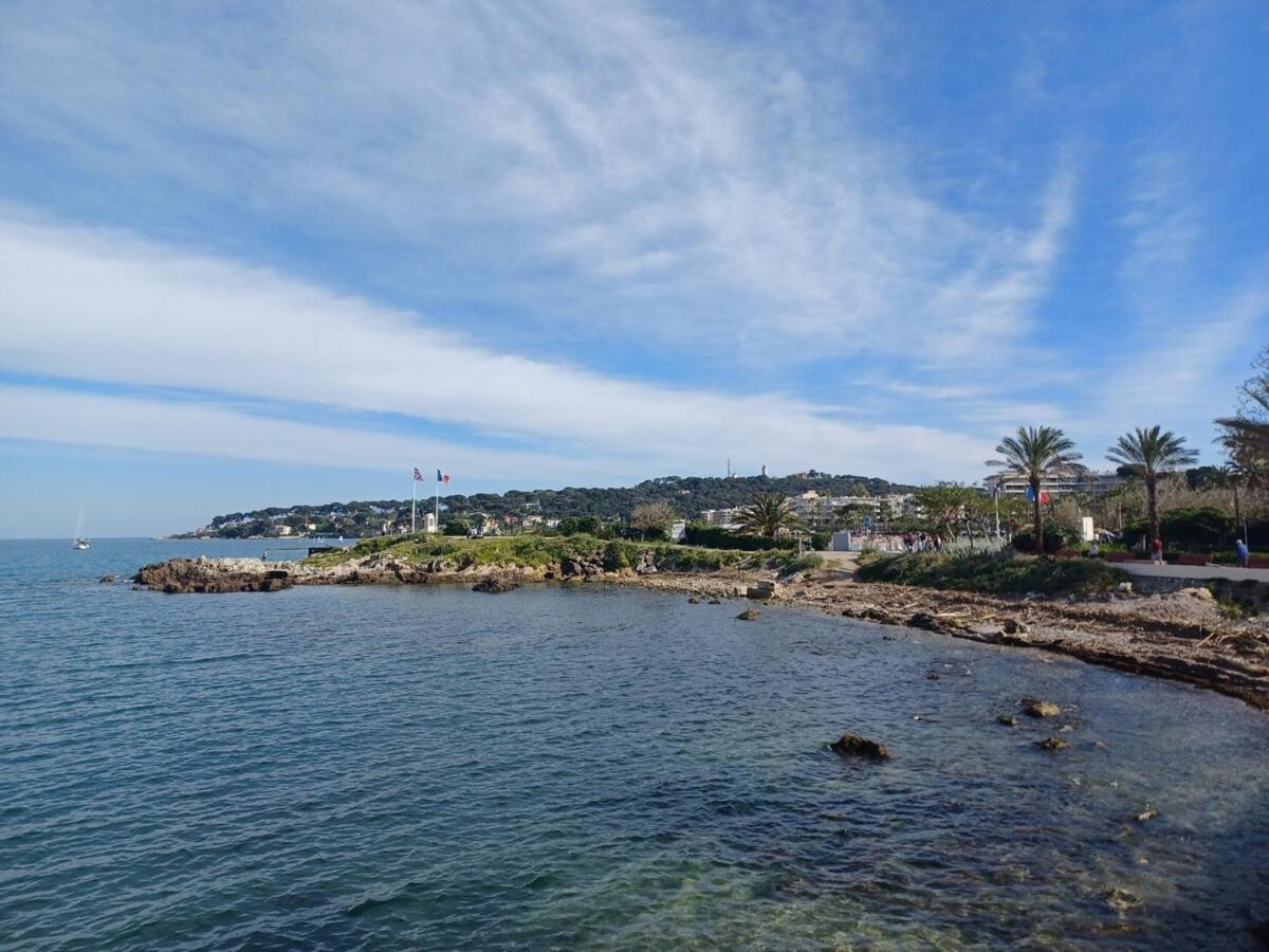 Juan Les Pins Tanit Studio Climatise Vue Sur Mer Piscine Antibes Exterior photo